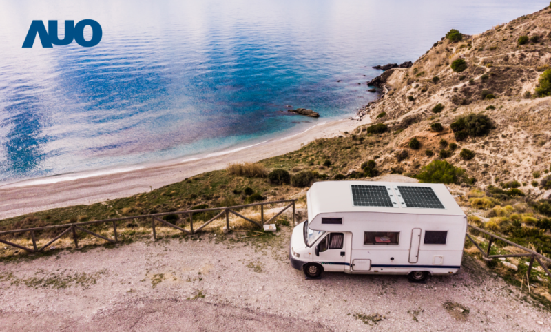 「可撓輕量化太陽光電板SunCurva」使用輕量特殊耐候型複合板取代傳統太陽能板的玻璃前板，不僅降低70%重量，每米平方僅3Kg；具有抗衝擊性能及通過電磁相容性測試，可應用於交通運輸工具，如露營車、遊艇等